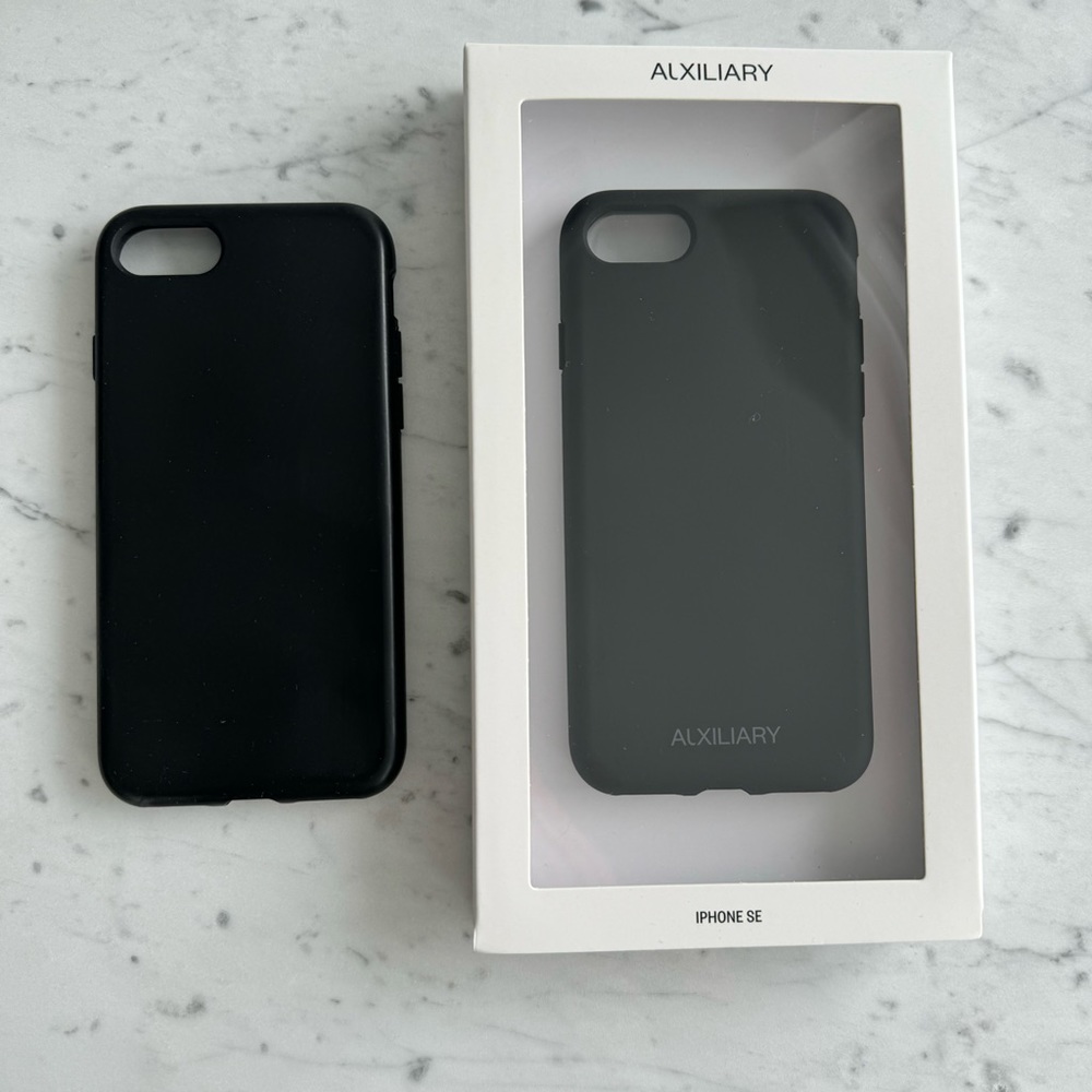 Aritzia Auxiliary iPhone SE case - one new one used
